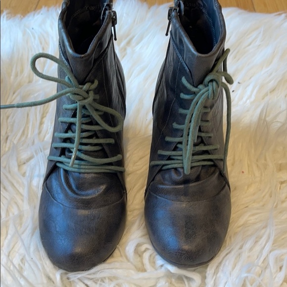 Madden girl Sashimi Grey Bootie - Picture 5 of 13